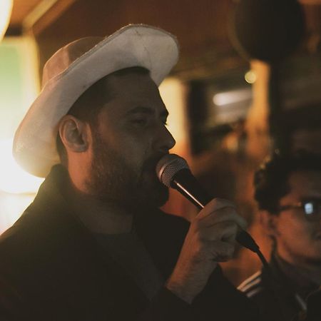 Casa Almarita - Hostal, Bar Y Restaurante 麦德林 外观 照片