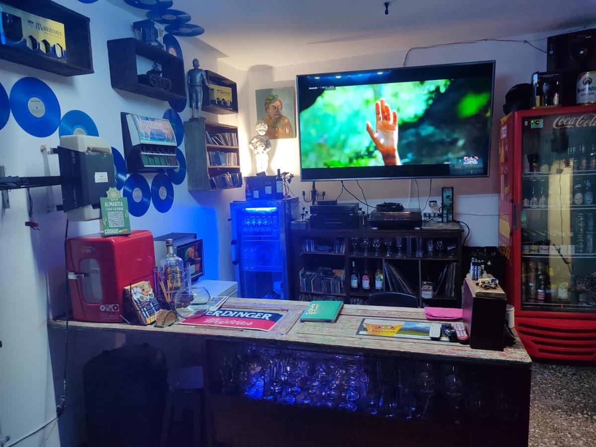 Casa Almarita - Hostal, Bar Y Restaurante 麦德林 外观 照片