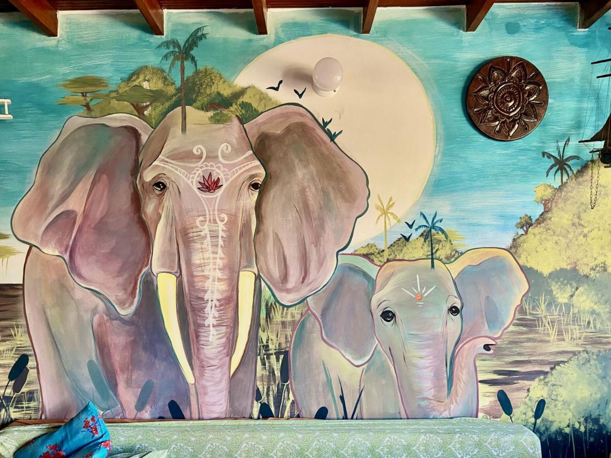 Casa Almarita - Hostal, Bar Y Restaurante 麦德林 外观 照片