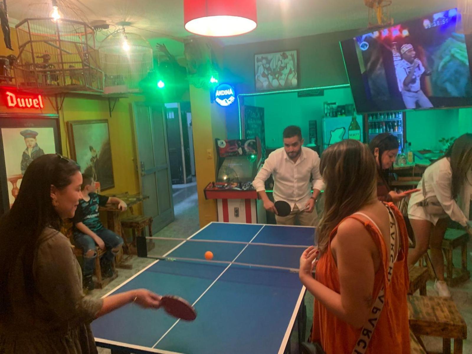Casa Almarita - Hostal, Bar Y Restaurante 麦德林 外观 照片