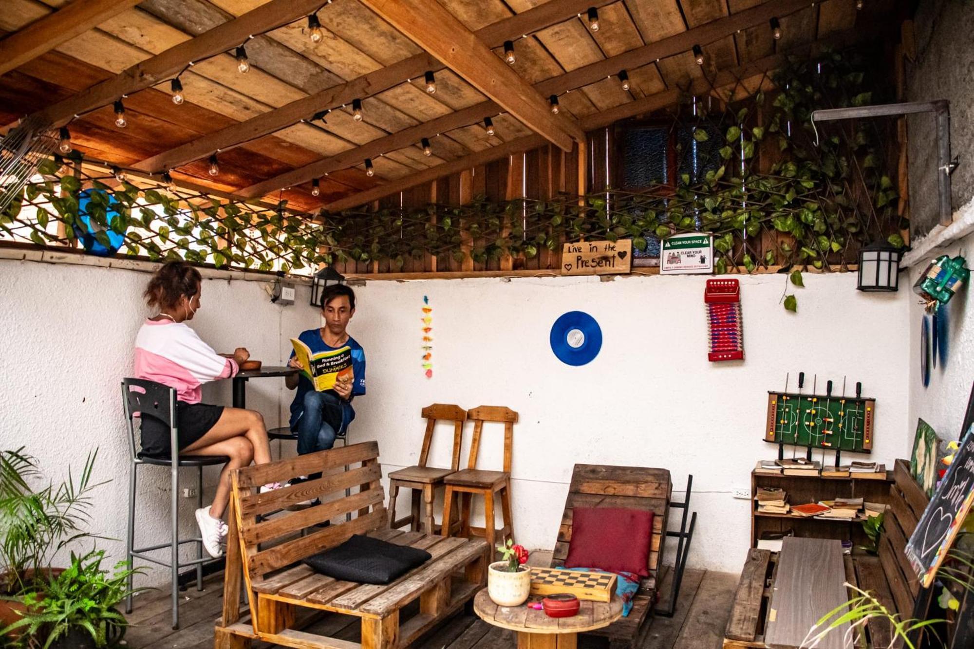 Casa Almarita - Hostal, Bar Y Restaurante 麦德林 外观 照片